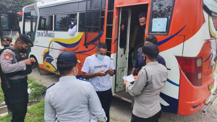 Polres Pringsewu Cegat Kendaraan
