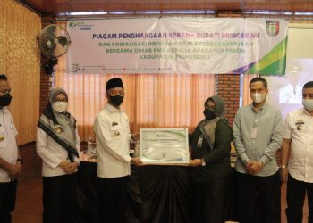 Sujadi Raih Penghargaan BPJS Ketenagakerjaan, pringsewu.lappung.com