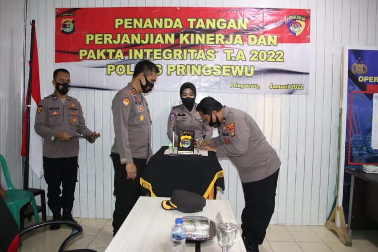 Polres Pringsewu Tandatangani Perjanjian Kinerja, pringsewu.lappung.com