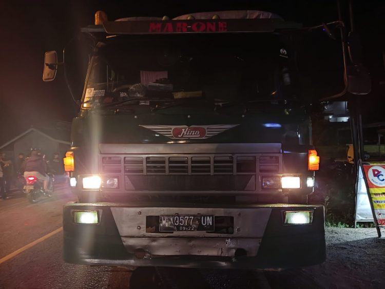 Pengendara Motor Tewas Tabrak Truk, pringsewu.lappung.com
