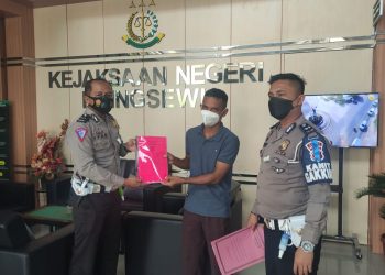 Penyerahan Berkas Lakalantas, pringsewu.lappung.com