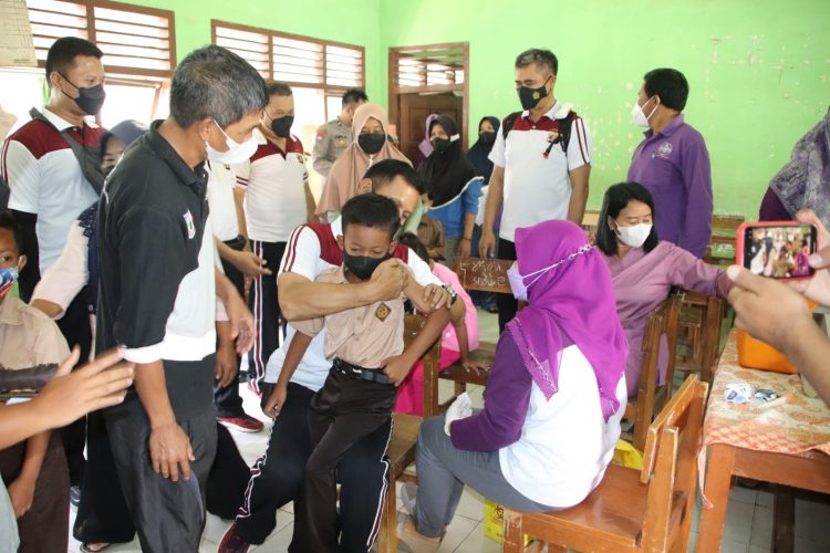 Vaksinasi di SDN 1 Margodadi, pringsewu.lappung.com