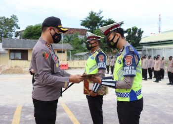 Dua Personel Polres Pringsewu, pringsewu.lappung.com