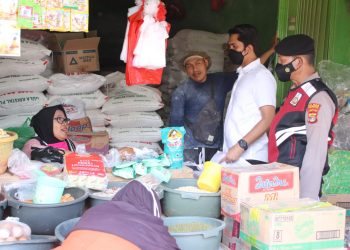 Monitoring Sembako di Pasar Sarinongko, pringsewu.lappung.com
