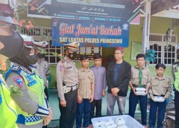 Satlantas Polres Pringsewu Aksi Sosial