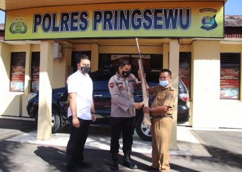 Kepala Pekon Margakaya Abidin