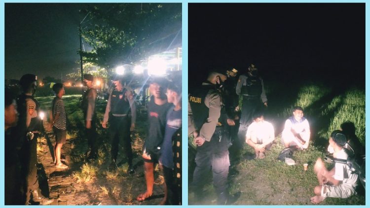 Minum Tuak di Pinggir Sawah