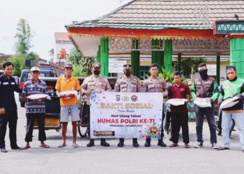 Humas Polres Pringsewu Gelar Bakti Sosial