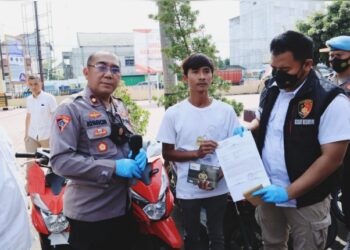 Polres Pringsewu Serahkan Motor