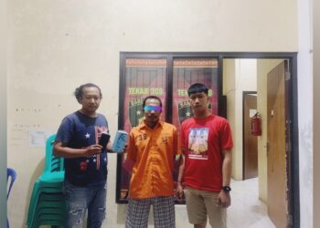 Pencurian Handphone di D'JIM Coffee & Resto