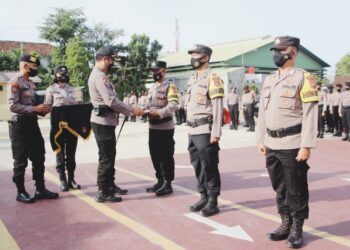6 Personel Polres Pringsewu Meraih Penghargaan