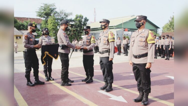 6 Personel Polres Pringsewu Meraih Penghargaan