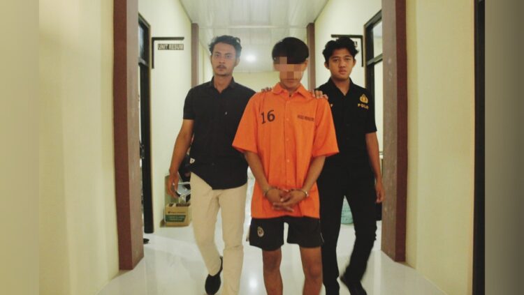 Siswi SMP Asal Pagelaran Disetubuhi