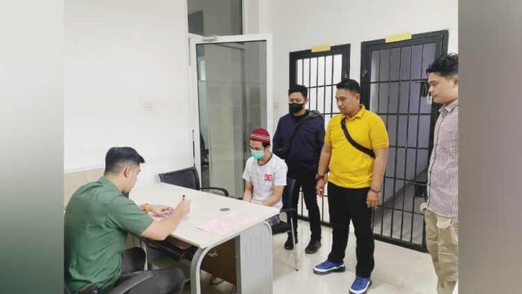Polsek Pardasuka Limpahkan Tersangka Jambret Ponsel