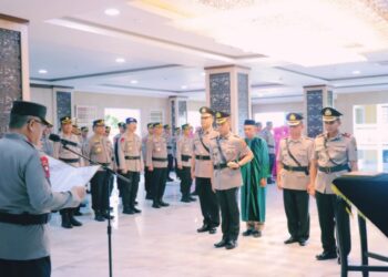 Irjen Pol Helmy Santika